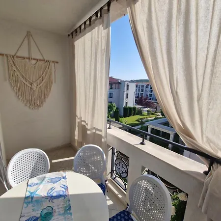 студио в затворен комплекс Blue